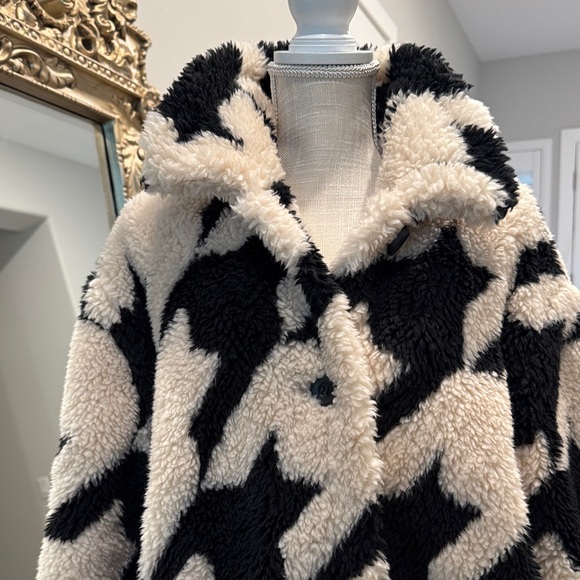 Blank NYC Black and Cream Houndstooth Teddy Jacket - Picture 2 of 4